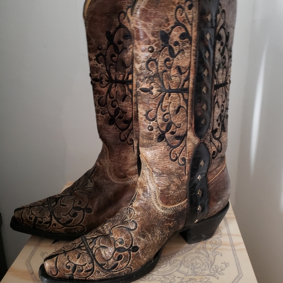 Cowboy boots - Picture 2 of 3